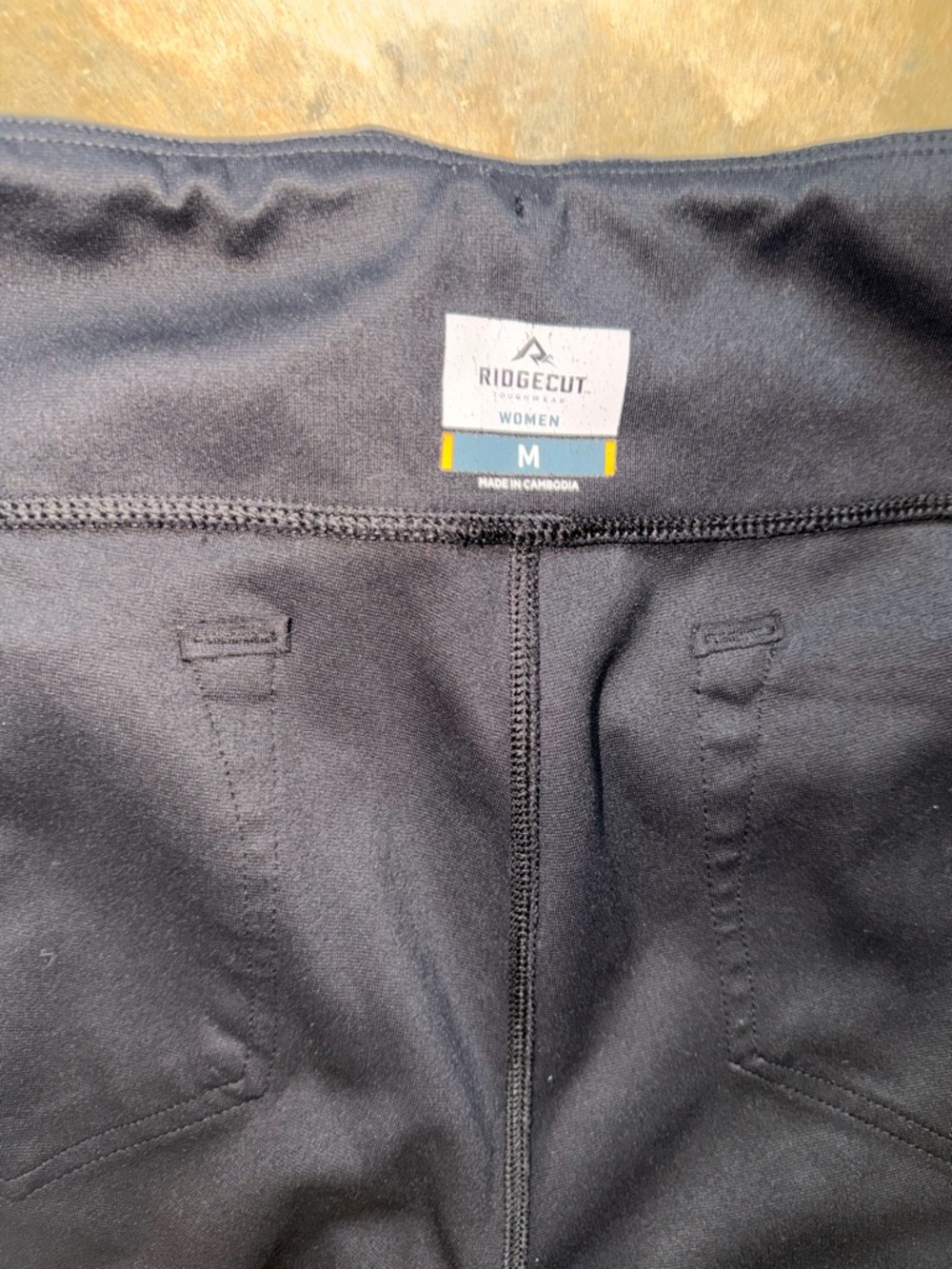 Ridgecut - Black High-Waist Active Leggings with Side Pocket - Size M - Picture 11 of 13